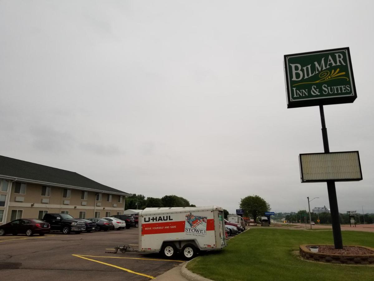 Bilmar Inn & Suites Dell Rapids Exterior photo