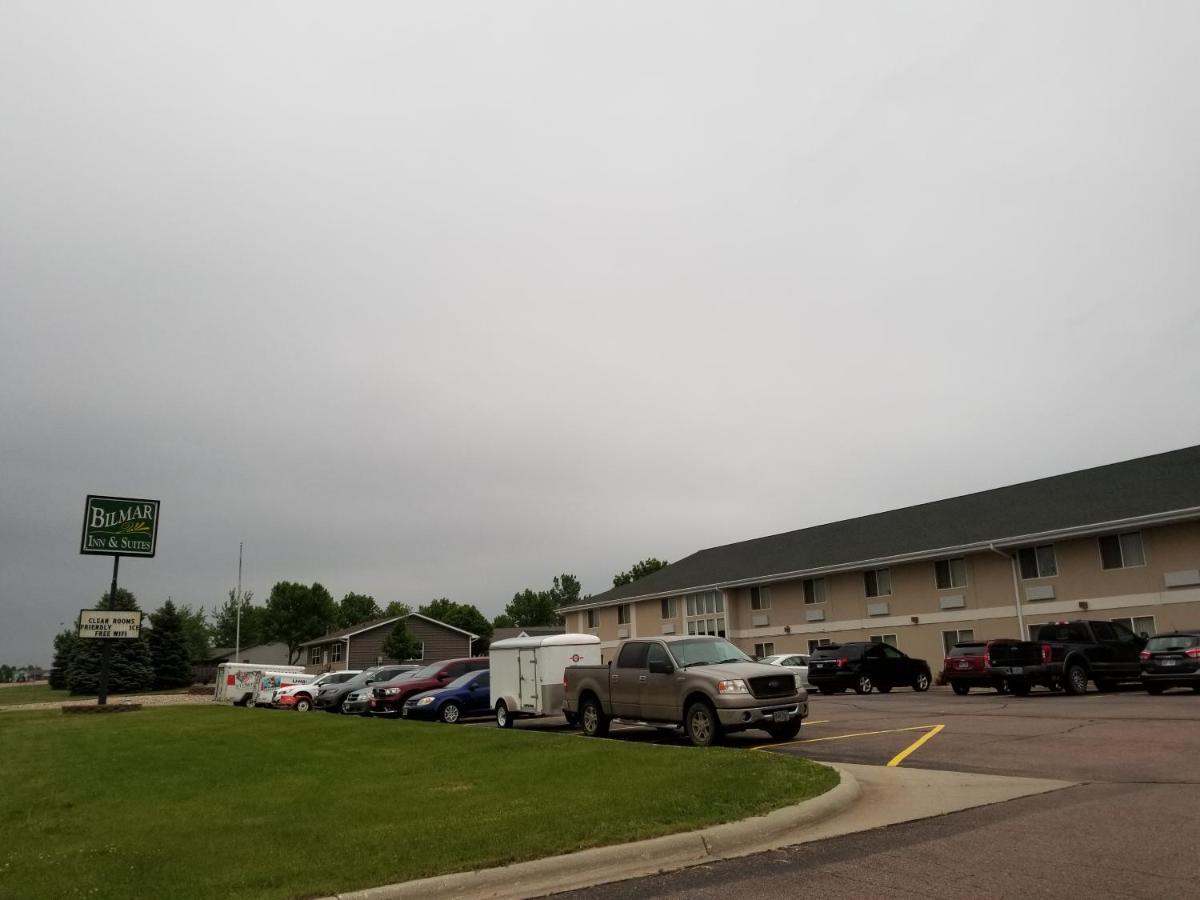 Bilmar Inn & Suites Dell Rapids Exterior photo